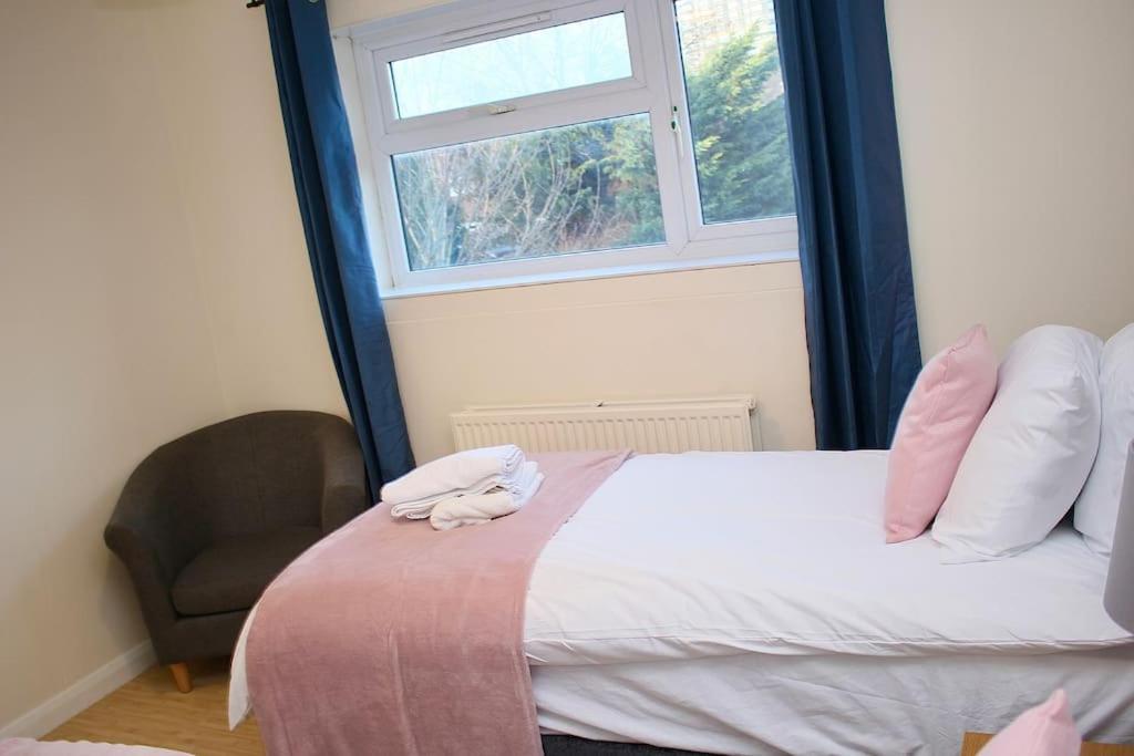 Contractor'S Haven- 4-Bedroom House With Free Parking, Super Fast Wifi, Fran Properties In Aylesbury, Pets Are Welcome! Aylesbury  Buitenkant foto