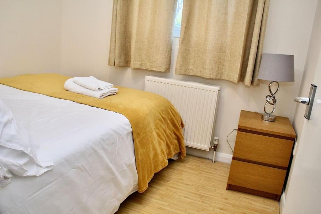 Contractor'S Haven- 4-Bedroom House With Free Parking, Super Fast Wifi, Fran Properties In Aylesbury, Pets Are Welcome! Aylesbury  Buitenkant foto