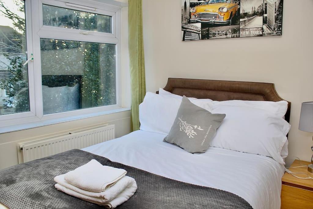 Contractor'S Haven- 4-Bedroom House With Free Parking, Super Fast Wifi, Fran Properties In Aylesbury, Pets Are Welcome! Aylesbury  Buitenkant foto