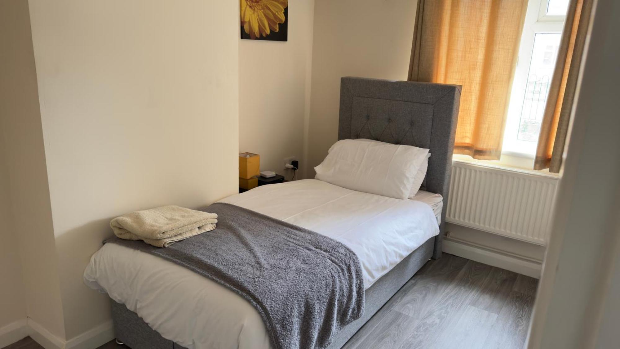 Contractor'S Haven- 4-Bedroom House With Free Parking, Super Fast Wifi, Fran Properties In Aylesbury, Pets Are Welcome! Aylesbury  Buitenkant foto